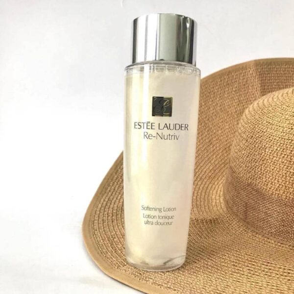 Estée Lauder Re-Nutriv Softening Treatment Lotion 250ml - Image 3