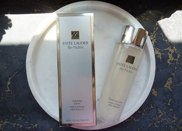 Estée Lauder Re-Nutriv Softening Treatment Lotion 250ml - Image 2