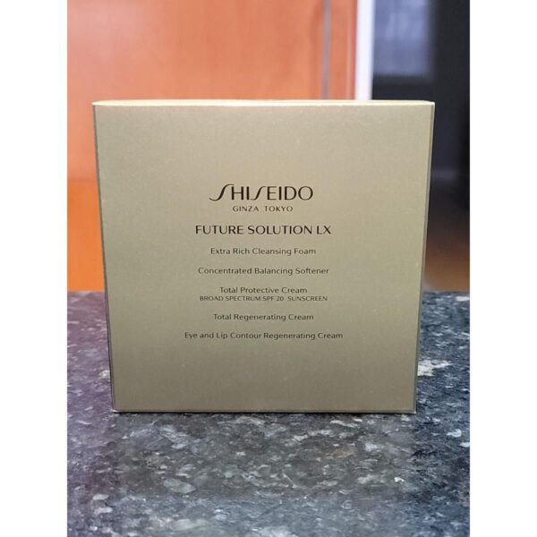 SHISEIDO FUTURE SOLUTION LX MINI SET - Image 2
