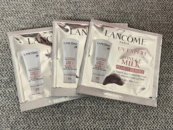 Lancôme UV Expert Tone Up Milk 1ml